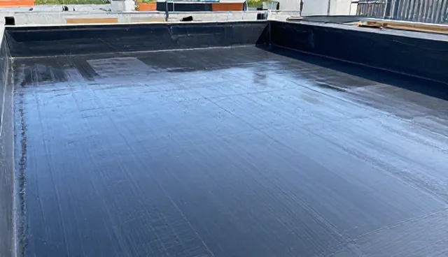 旧屋面翻新中的防水工艺适用情况与限制
